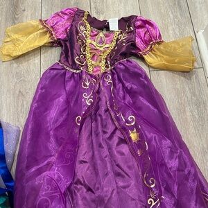 Disney Rapunzel costume. Size 4-6x. Never worn